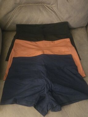 4 Piece Women’s High-Rise Bike Shorts 2Black, 1Rust, 1Navy